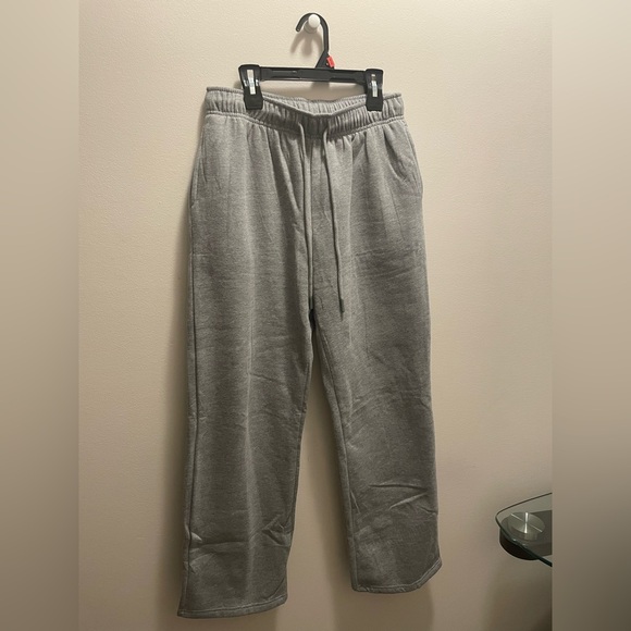 2/$15 Light Grey Wide Leg Sweatpants Size M - Picture 1 of 3